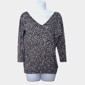 Banana Republic Top Sweater 3/4 Sleeve Knit Animal Print Double V Neck EUC Sz M
